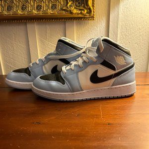 Nike Air Jordan 1 Mid 'Ice Blue' Black Sail White UNC Wms Size 8, Mens Size 6.5